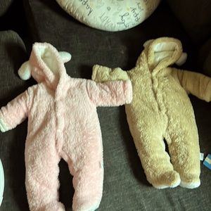 Winter full body outfit for babies .